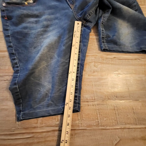 Southpole Jean Shorts Women's 20 Blue Distressed Y2K Embroidered Pockets - Picture 8 of 11